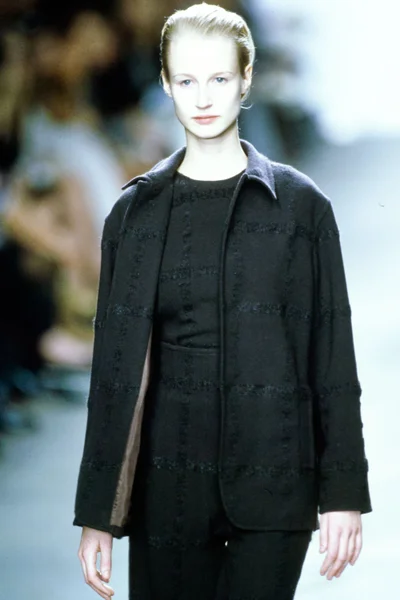 Look 19